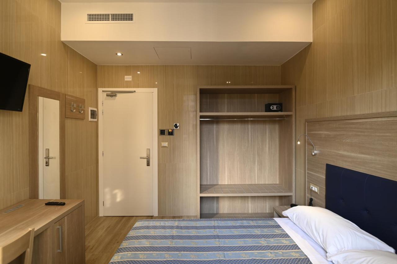 Hotel Midway Milan Extérieur photo