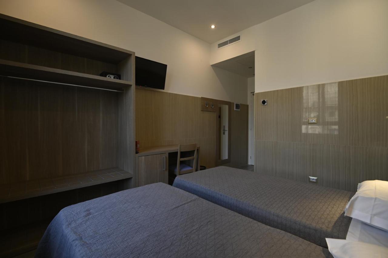 Hotel Midway Milan Extérieur photo