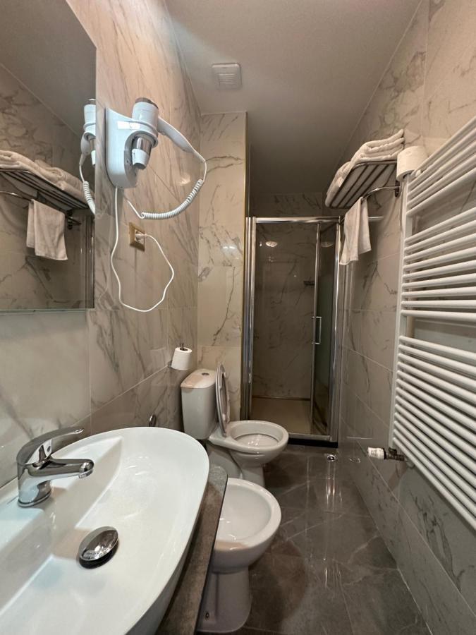 Hotel Midway Milan Extérieur photo