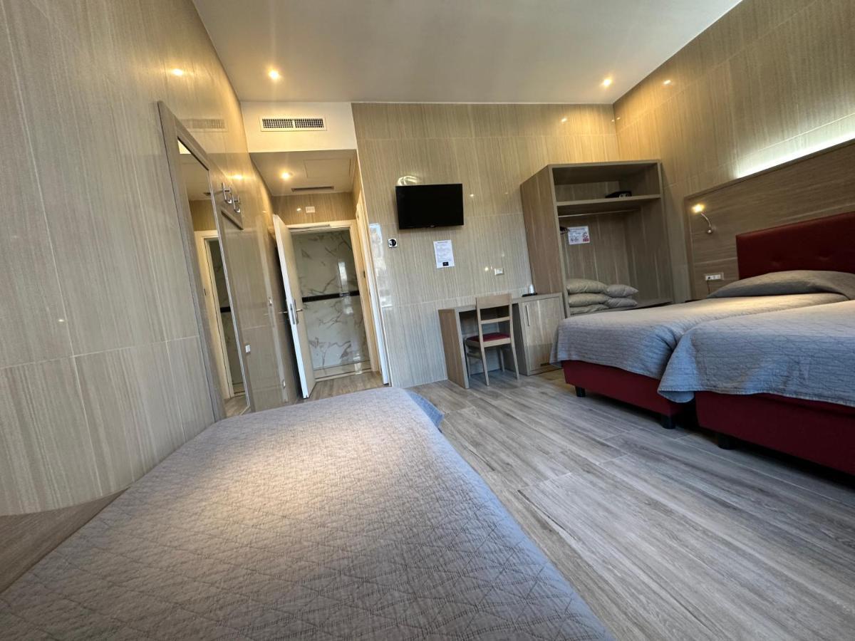 Hotel Midway Milan Extérieur photo