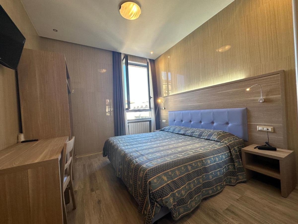 Hotel Midway Milan Extérieur photo