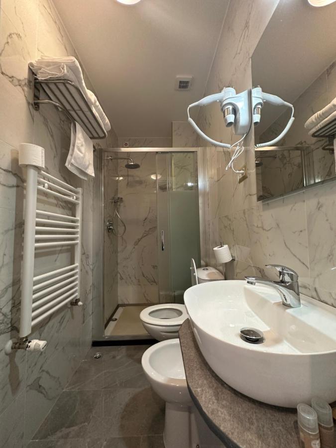 Hotel Midway Milan Extérieur photo